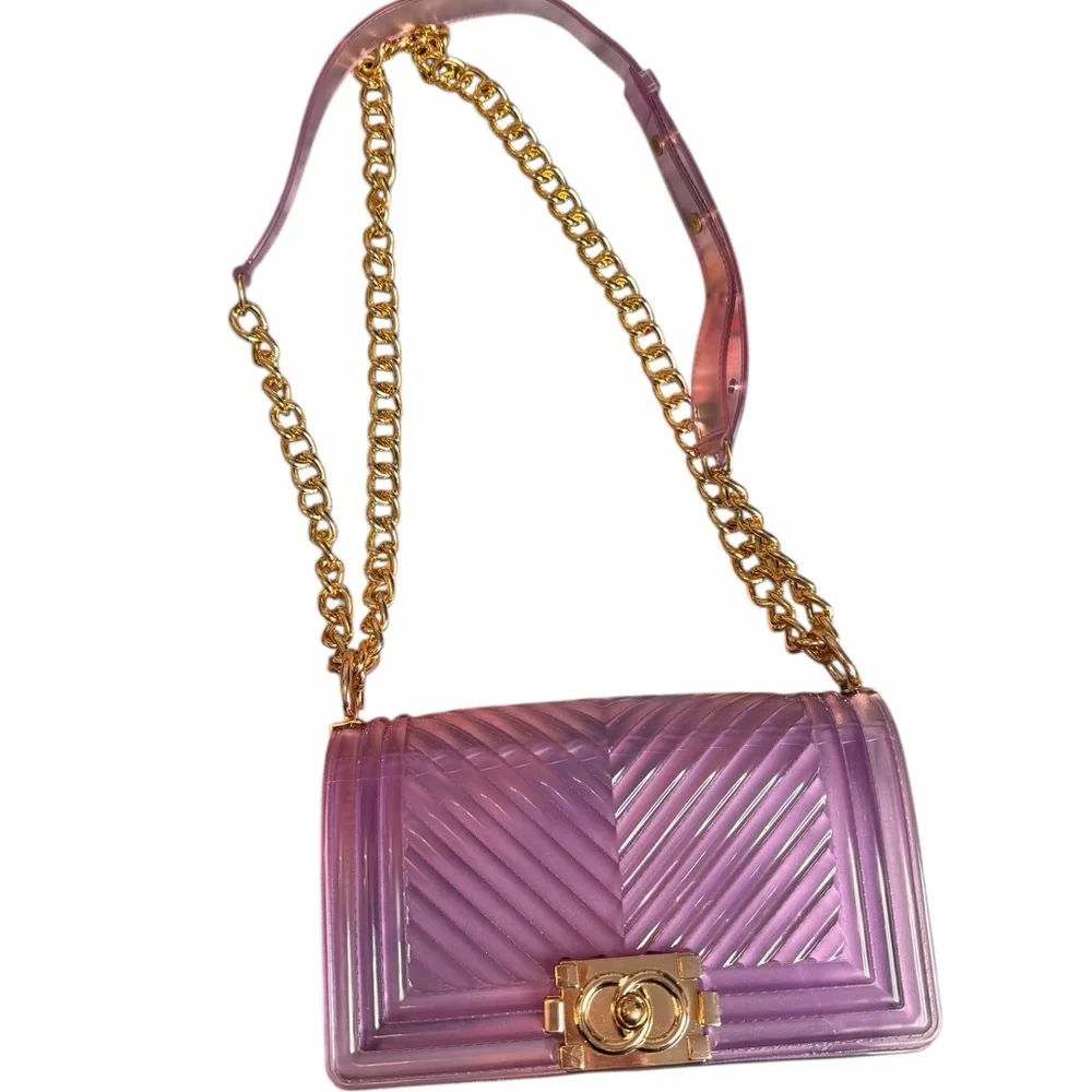 Chic Chevron Purple Crossbody Bag with Gold Chain - Picture 2 of 8
